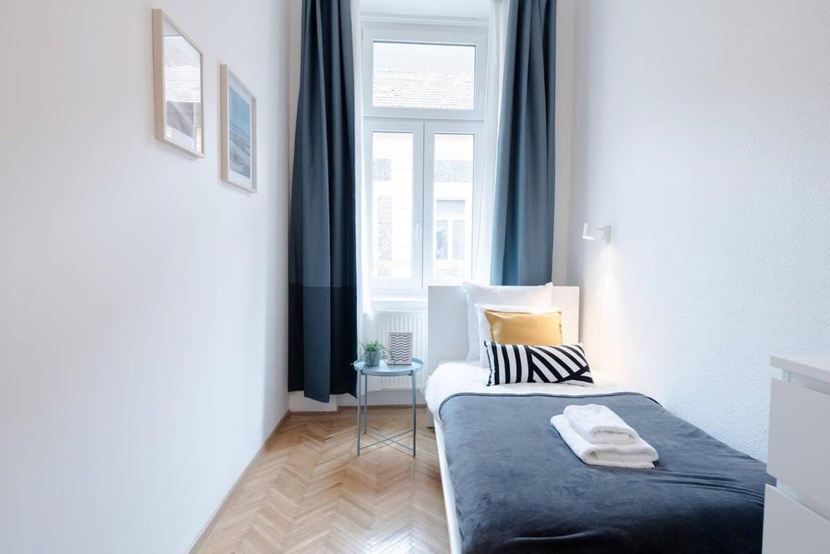 Excellent Location Lovely With Ac Budapeste