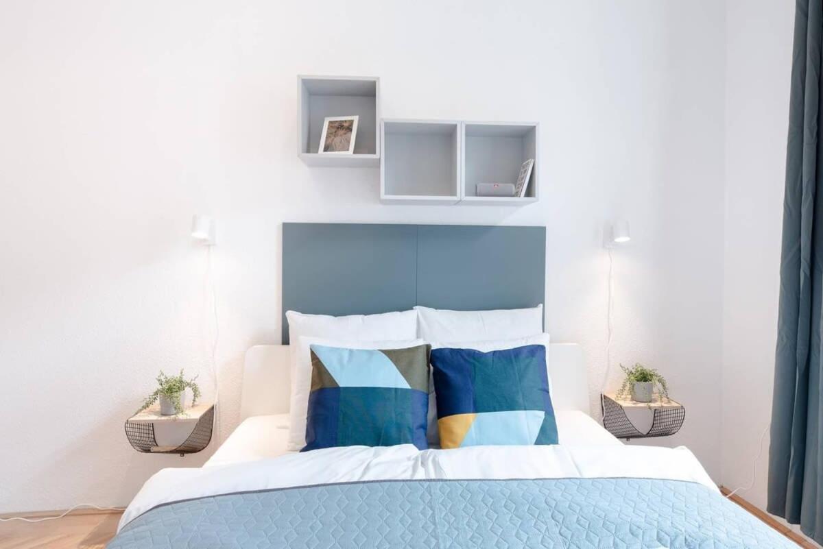 Excellent Location Lovely With Ac Apartamento