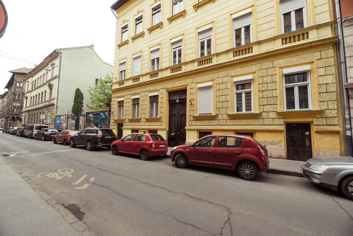 Excellent Location Lovely With Ac Budapeste